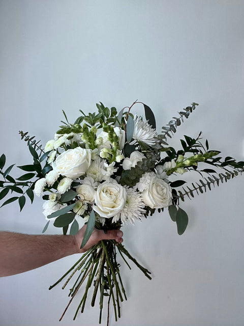 white hand-tied bunch