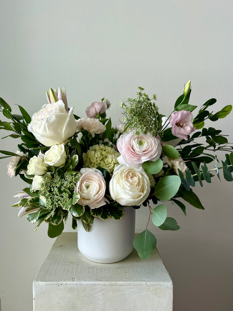 vase floral arrangement