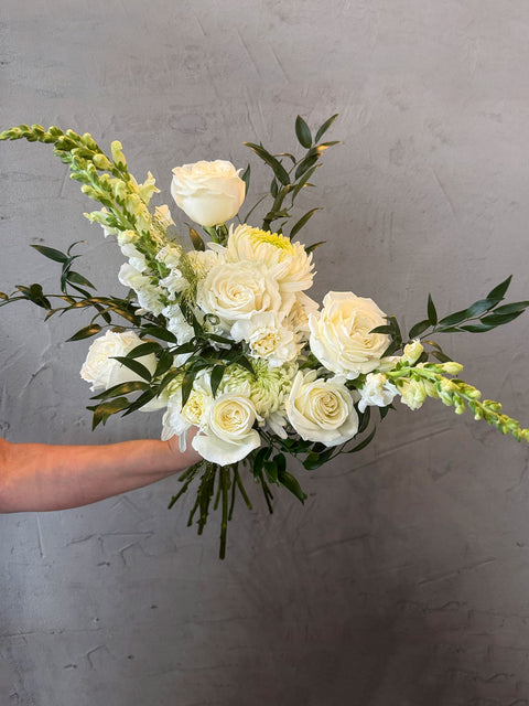 white hand-tied bunch